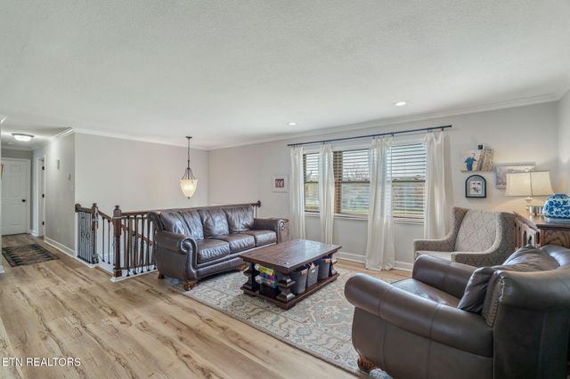 7301 Dunsten Drive, Knoxville, TN 37931