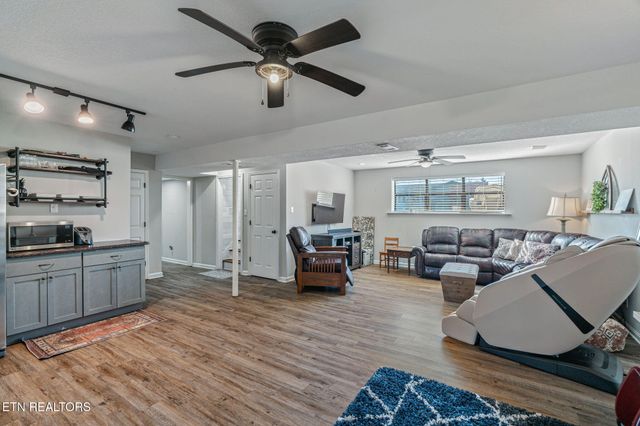 7301 Dunsten Drive, Knoxville, TN 37931