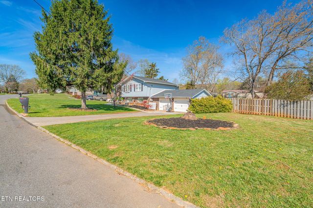 7301 Dunsten Drive, Knoxville, TN 37931