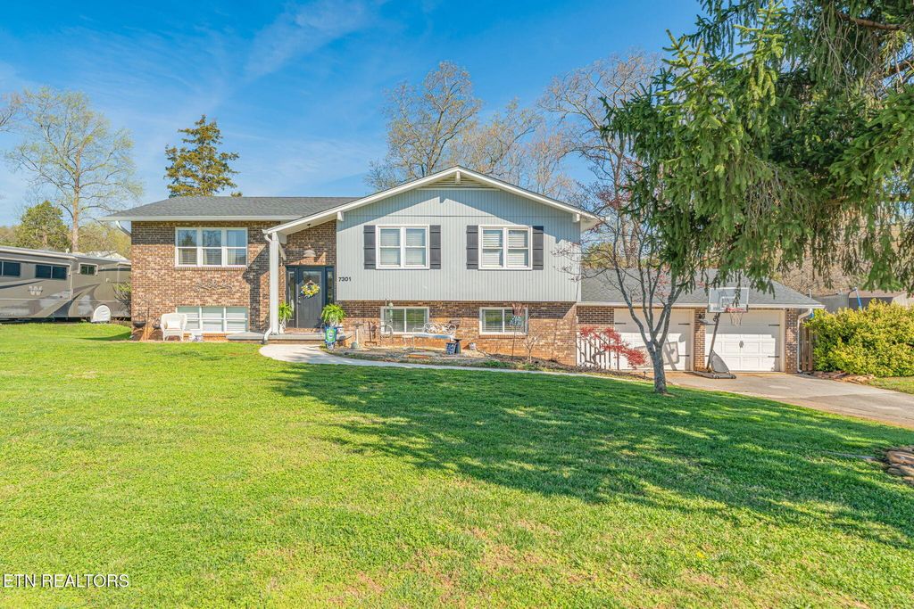 7301 Dunsten Drive, Knoxville, TN 37931