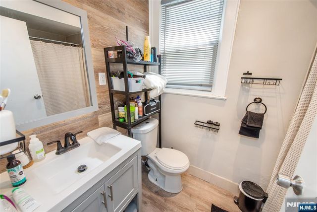 40 Olive Street, Bloomfield, NJ 07003