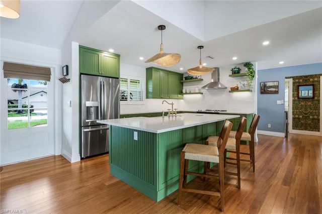 2319 Queens WAY, Naples, FL 34112