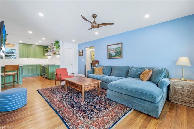2319 Queens WAY, Naples, FL 34112
