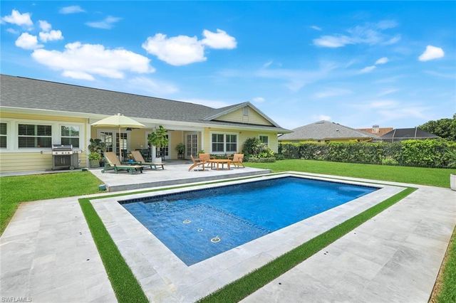 2319 Queens WAY, Naples, FL 34112