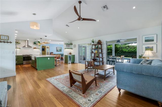2319 Queens WAY, Naples, FL 34112
