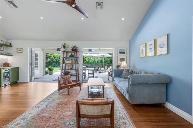 2319 Queens WAY, Naples, FL 34112