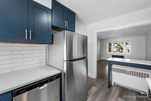 2715 W Berwyn Avenue 3, Chicago, IL 60625