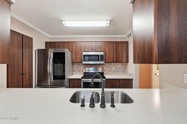 5811 W FOLLEY Street, Chandler, AZ 85226