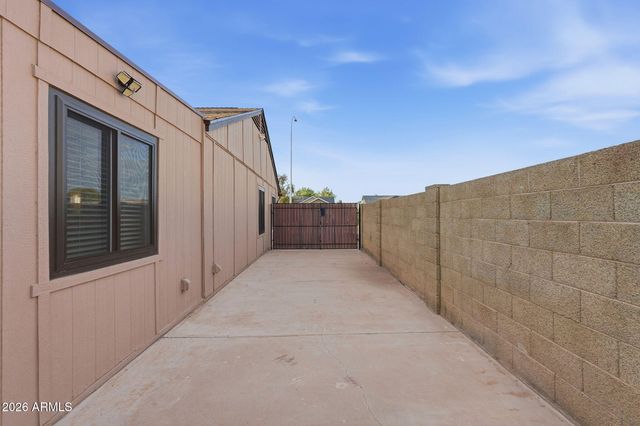 5811 W FOLLEY Street, Chandler, AZ 85226