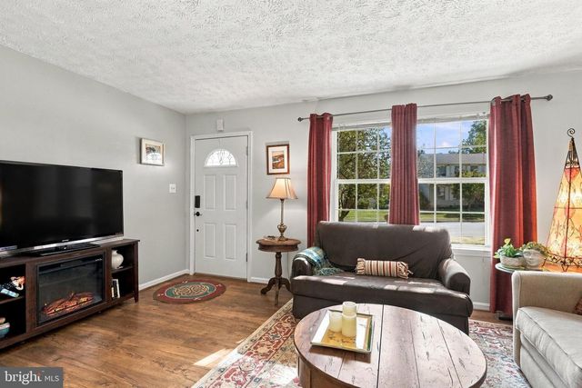 1609 NORWICH DR, Frederick, MD 21701