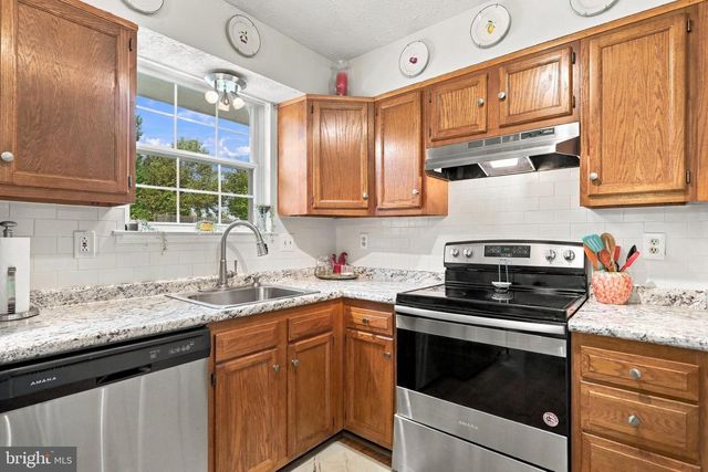 1609 NORWICH DR, Frederick, MD 21701