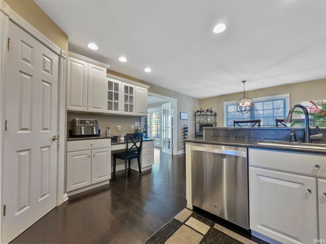 2433 Briarcliff Drive, Newburgh, IN 47630