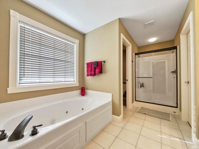 2433 Briarcliff Drive, Newburgh, IN 47630