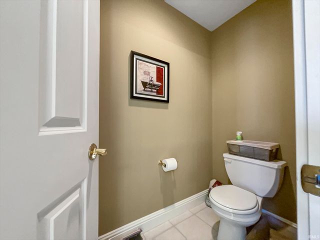 2433 Briarcliff Drive, Newburgh, IN 47630