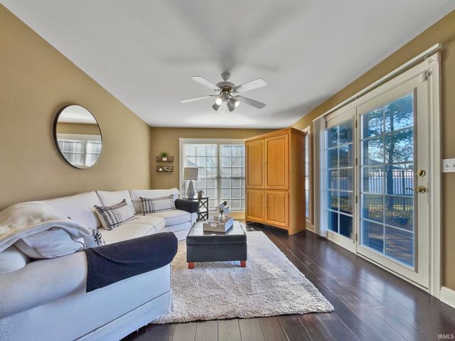 2433 Briarcliff Drive, Newburgh, IN 47630