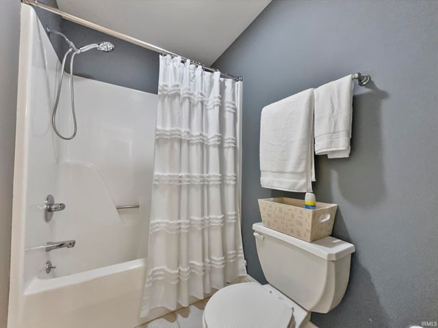 2433 Briarcliff Drive, Newburgh, IN 47630