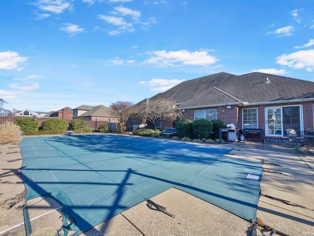 2433 Briarcliff Drive, Newburgh, IN 47630