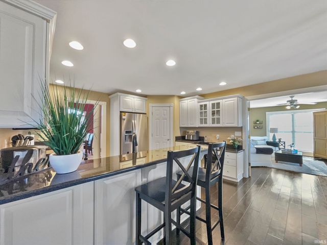 2433 Briarcliff Drive, Newburgh, IN 47630