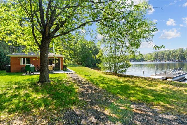 83 Sunset Lake Circle, Coventry, RI 02816