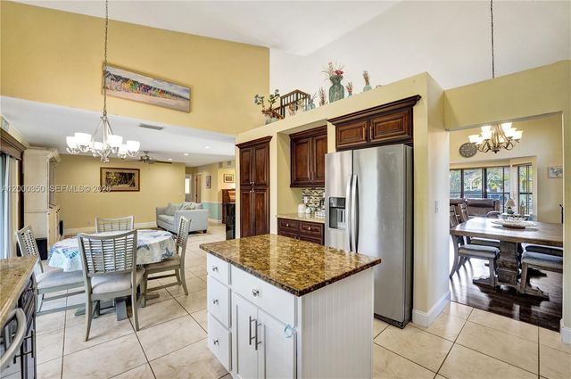 5112 NW 58th Ter, Coral Springs, FL 33067