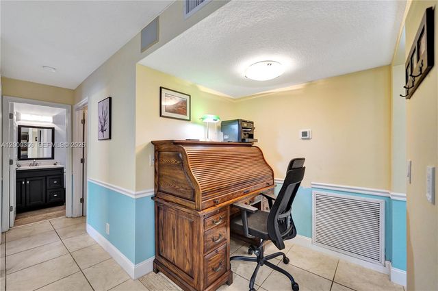 5112 NW 58th Ter, Coral Springs, FL 33067