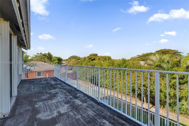 5112 NW 58th Ter, Coral Springs, FL 33067