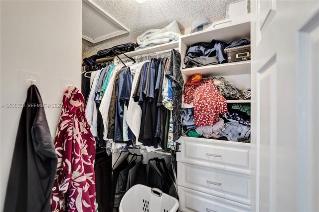 5112 NW 58th Ter, Coral Springs, FL 33067