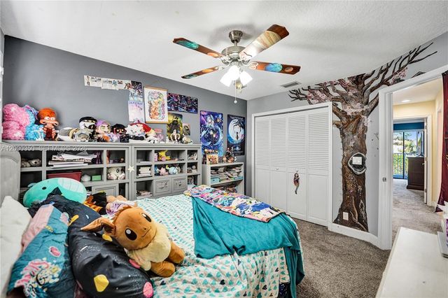 5112 NW 58th Ter, Coral Springs, FL 33067