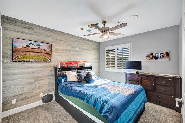 5112 NW 58th Ter, Coral Springs, FL 33067