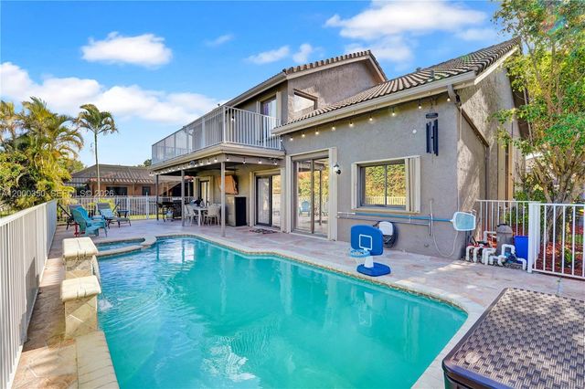 5112 NW 58th Ter, Coral Springs, FL 33067