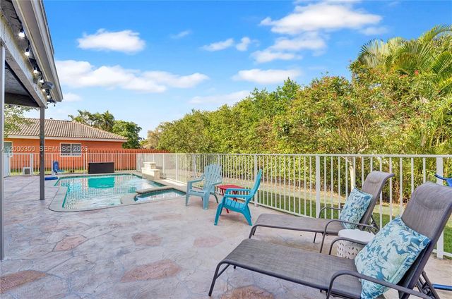 5112 NW 58th Ter, Coral Springs, FL 33067