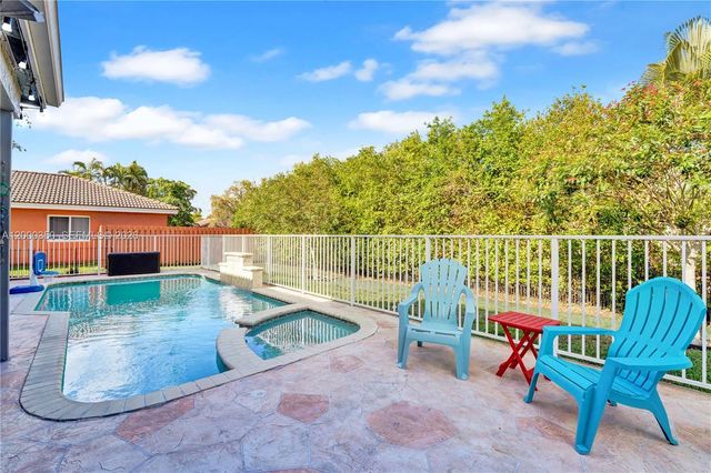 5112 NW 58th Ter, Coral Springs, FL 33067