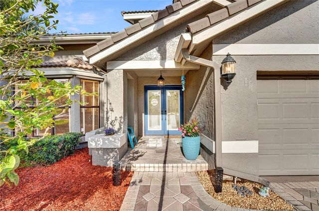 5112 NW 58th Ter, Coral Springs, FL 33067