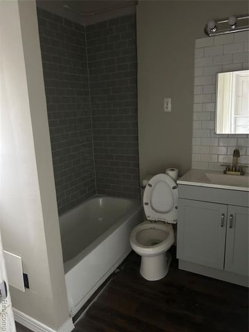 1557 Glynn Ct, Detroit, MI 48206