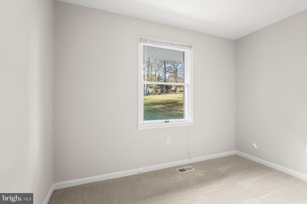 6406 LOCUST LN, Sykesville, MD 21784