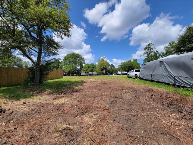 0 Tri Lakes Rd, Montgomery, TX 77316