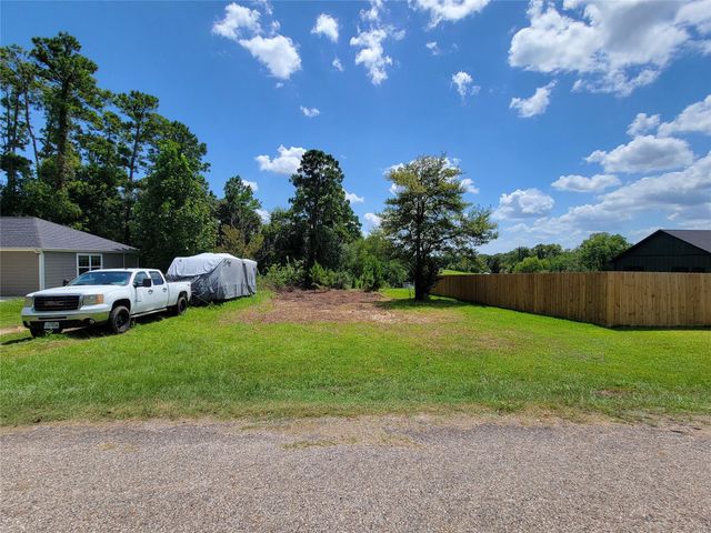 0 Tri Lakes Rd, Montgomery, TX 77316