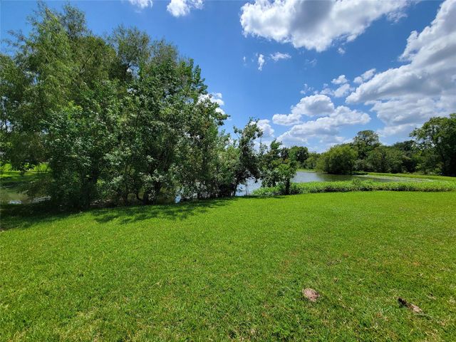 0 Tri Lakes Rd, Montgomery, TX 77316