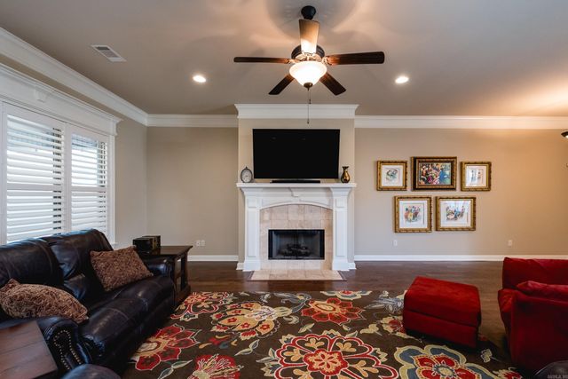 9517 Millers Gardens Cove, Sherwood, AR 72120