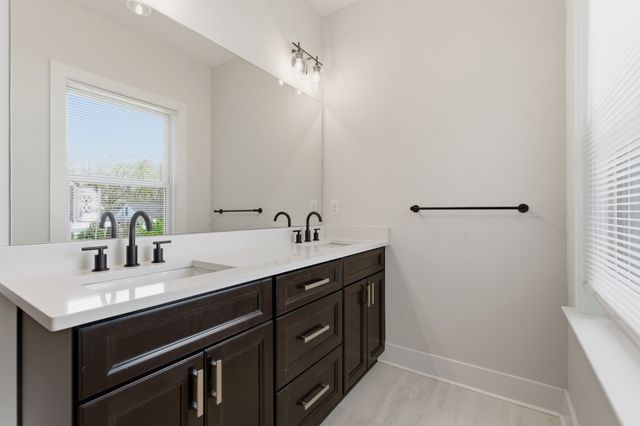 898 Delmas Ave, Nashville, TN 37216