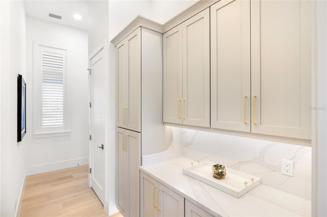 1800 WEBBER STREET, Sarasota, FL 34239