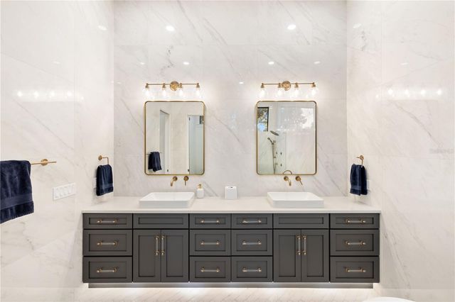 1800 WEBBER STREET, Sarasota, FL 34239