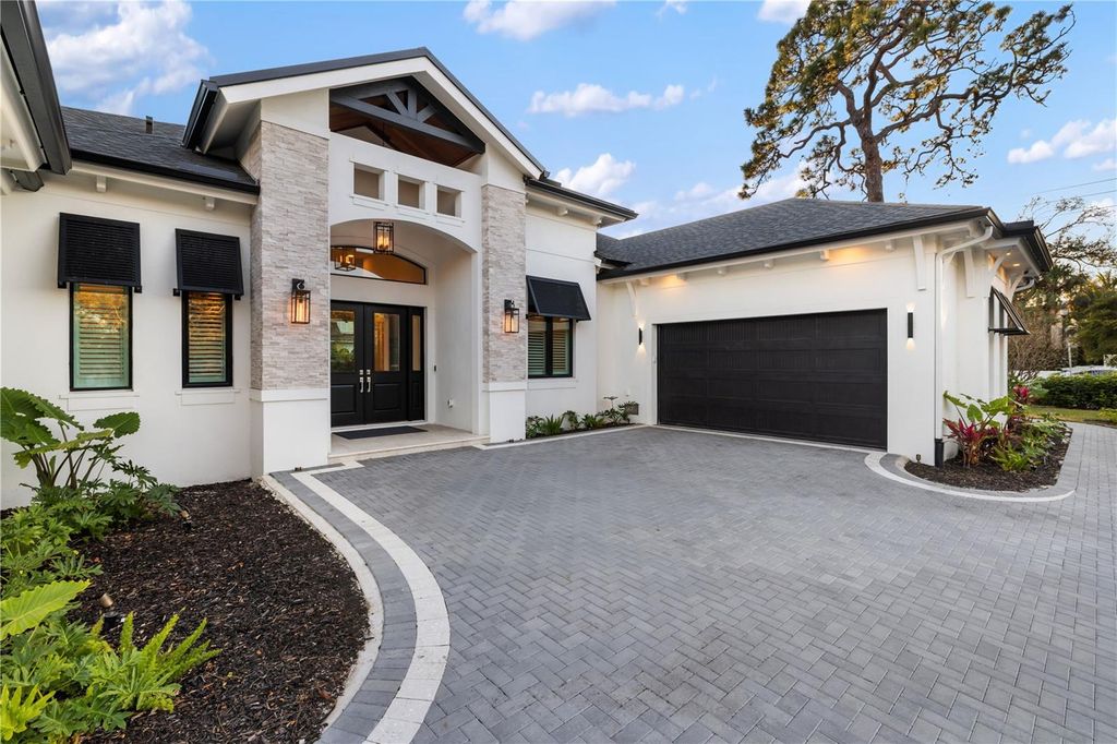 Image 12 of property listing at 1800 WEBBER STREET, Sarasota, FL 34239