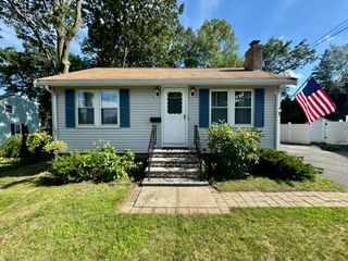 25 Oliver St, Randolph, MA 02368