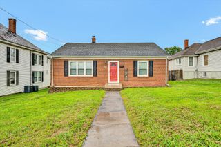W 130 Augusta AVE, Vinton, VA 24179