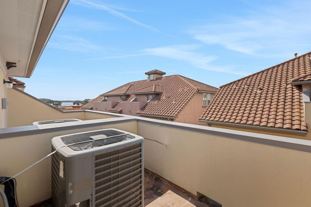 12 Tassia Lane, Pasadena, TX 77058