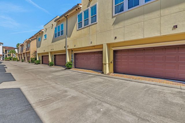 12 Tassia Lane, Pasadena, TX 77058