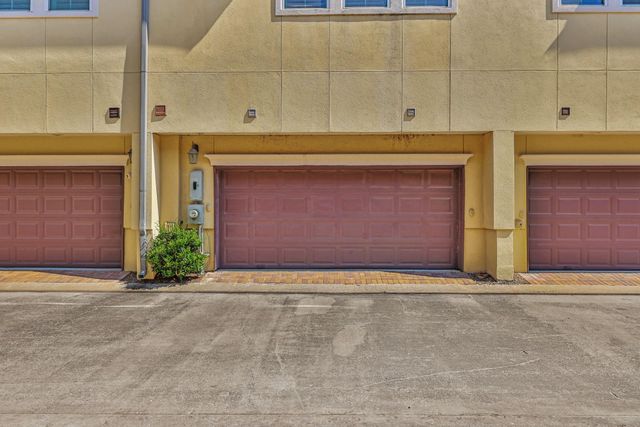 12 Tassia Lane, Pasadena, TX 77058