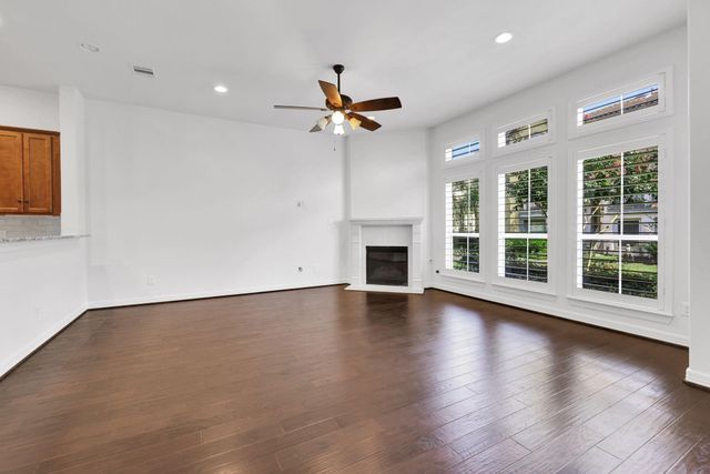 12 Tassia Lane, Pasadena, TX 77058