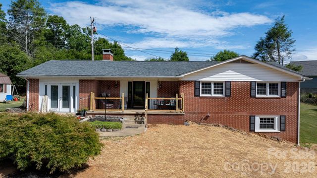 35 Glendale Drive, Spruce Pine, NC 28777